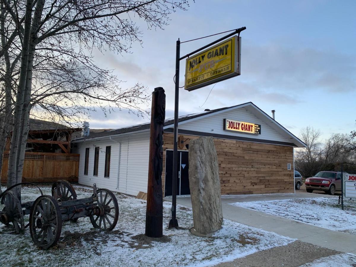Willow Bunch Jolly Giant Pub & Motel מראה חיצוני תמונה