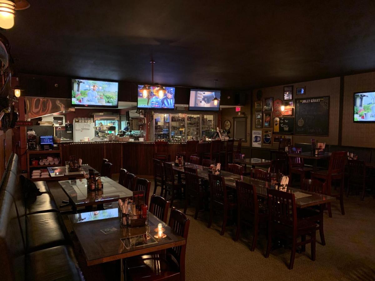 Willow Bunch Jolly Giant Pub & Motel מראה חיצוני תמונה