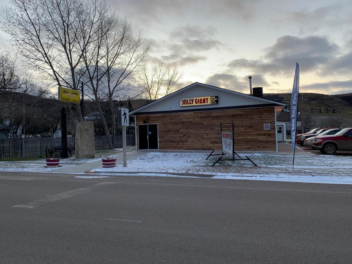 Willow Bunch Jolly Giant Pub & Motel מראה חיצוני תמונה